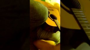 В дверь кто то стучал, но я не открыл я никого не ждал..