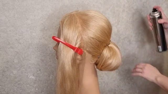 Гладкий низкий пучок с диадемой, короной, тиарой. смотреть онлайн