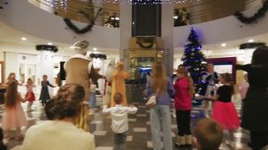 Танец для детей  "Раз Два Три"