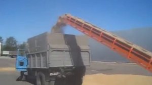 Ковшовый шнековый погрузчик КШП-6-УМ