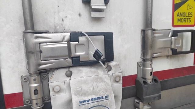 нечем срезать пломбу смотреть онлайн