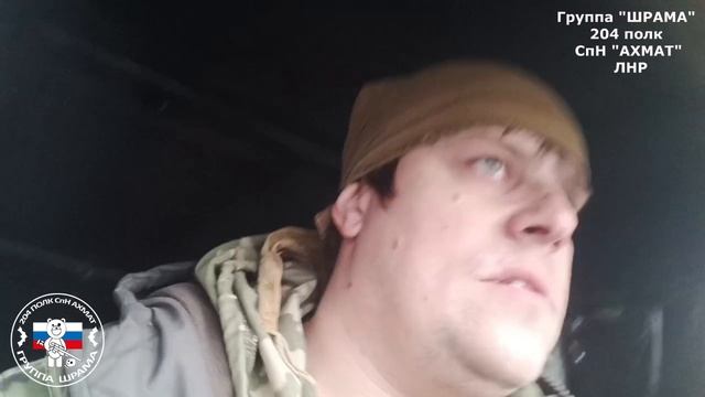 Пока ремонтники восстанавливают израненного железного коня-болотоход, командир ШРАМ пересел на УАЗ