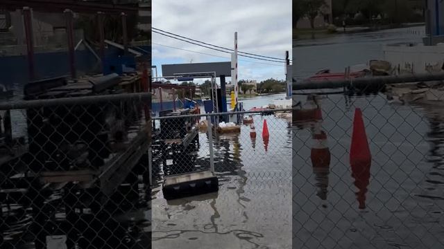 Ураган Милтон. Флорида.  Вода стоит на улицах.