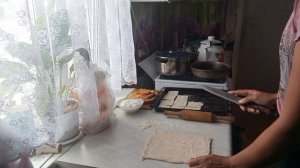 Будни нашей семьи.Пеку слоённое печенье.Вся замёрзла и голодная.