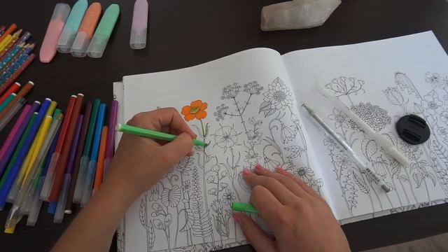 АСМР шепот и рисование ASMR whispering and drawing Раскраска-антистресс. Котик помогает) мурашки