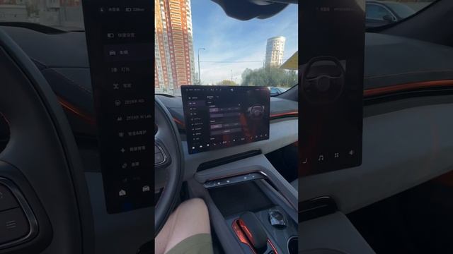 Поворот экрана на Zeekr 001 рестайлинг