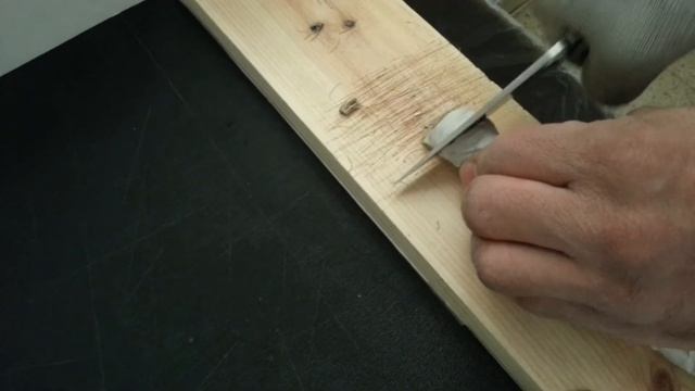 Spyderco Millitary CPM Cruwear vs Spyderco Millitary CPM D2