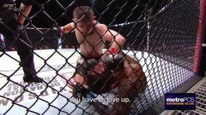 БЕЗУМНЫЕ МОМЕНТЫ В MMA / Ножницы, ингалятор, мыло, стул