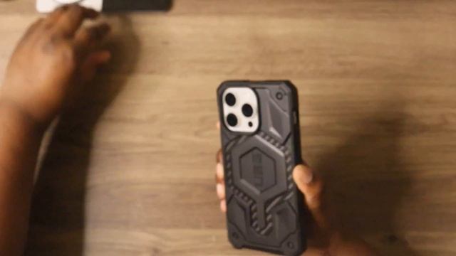 UAG Monarch Pro Case Review For The IPhone 15 Pro Max смотреть онлайн