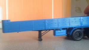 Полуприцеп Маз-5205 (бортовой) "Наш автопром" 1:43
