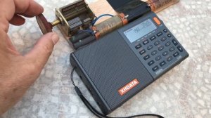 XHDATA D-808 + external LW loopstick antenna
