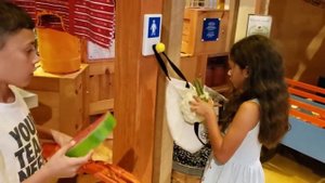 Хайди и Зидан учатся выбирать полезные продукты питания