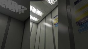 застряли в лифте с другом