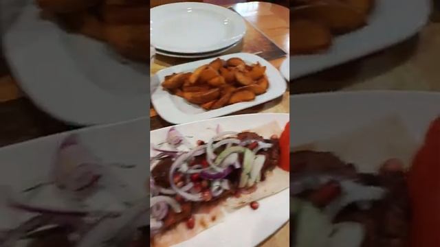 Кушаю Шашлык Картошку Фри и По Деревенский и Мороженое У сако