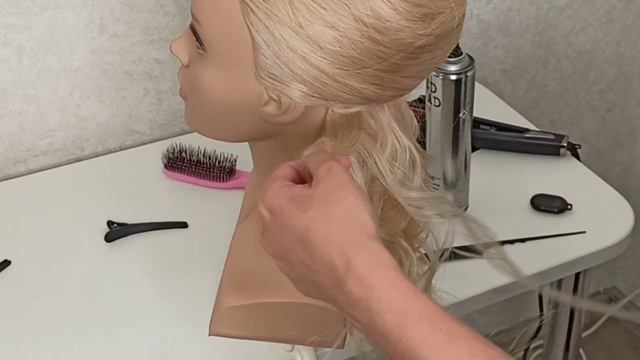 Как крутить локоны утюжком. Ломаные, объемные, классические, стильные, текстурные и лёгкие локоны. смотреть онлайн