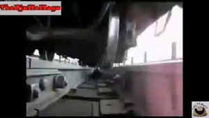 Невероятные съемки под поездом / Under train
