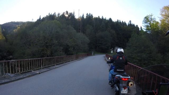Cantal 2021 Le film - Roadtrip en Suzuki V-Strom 650. смотреть онлайн