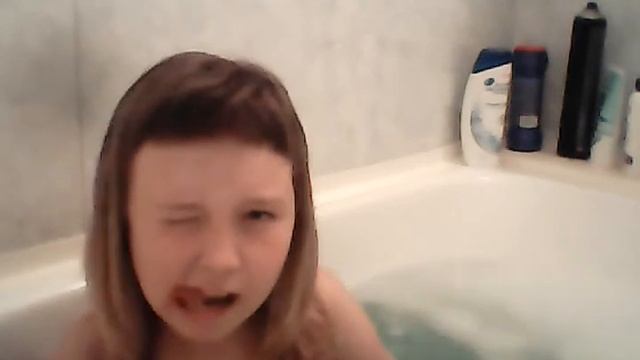 Купаюсь в ванне круто смотреть онлайн