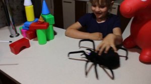 Паук Чёрная вдова распаковка игрушки на Радио управлении Black Widow Spider unpacking R/C toy