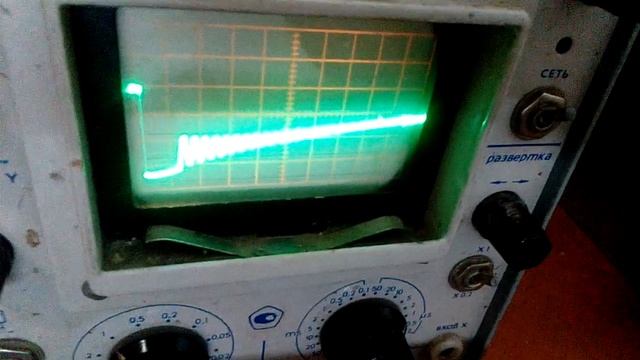 Качер Романова. Потребляемый ток 130 мкА. Осциллограмма базы транзистора кт940а. Схема смотреть онлайн