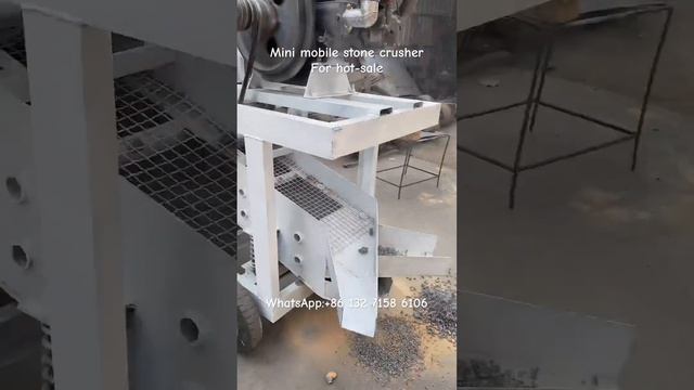 No.1 Mini small diesel engine powered mobile stone crusher,gravel rock crusher,jaw crusher station