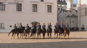 В Кремле состоялась последняя в году церемония развода пеших и конных караулов 
/ События на ТВЦ