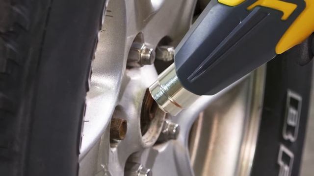 FURNO - Loosening rusty bolts смотреть онлайн