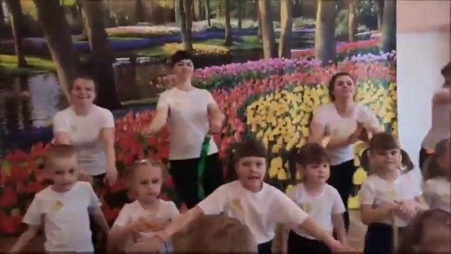 Сотрудники и воспитанники яслей-сада № 33 Барановичей  подготовили флешмоб «Барановичи 150» смотреть онлайн