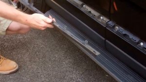 How to remove / replace the door trim cladding strips Range Rover L405