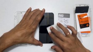 iPhone 14 Pro: How to apply screen protector - Spigen EZ Fit Tempered Glass