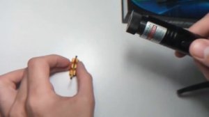 Лазерная указка Laser Pointer JD-303 зажигает спичку
