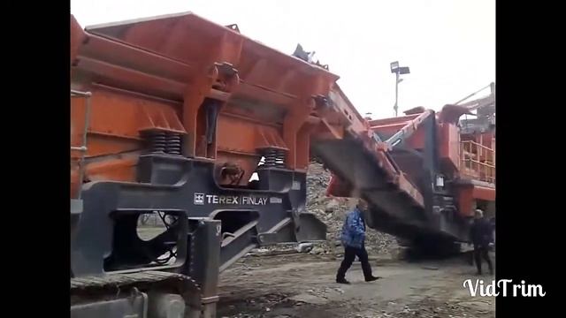 Дробильно-сортировочный комплекс в работе