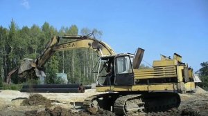 Old russian excavator EO-4225A ЭО 4225 у нового моста