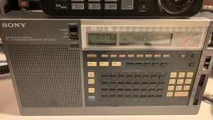 Panasonic RF-B65 vs Sony ICF-2001D vs Sangean 909x: Rádio Clube do Pará 4885 kHz, Brazil