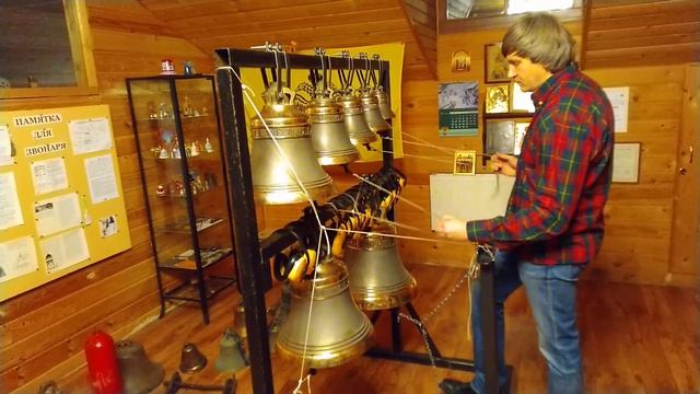 Выпускной звон в Московской школе звонарей "Колокольный Градъ". Дмитрий Калашников смотреть онлайн