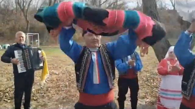 Коллектив "Gagauz Dernea" и коллектив “Evelki Düüz ava”, поздравляют с праздником Касым! смотреть онлайн