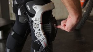 Leatt C frame fitment video