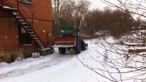 Чистка снега трактором ЛТЗ Т 40.
