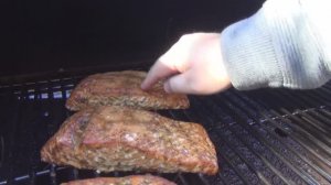 ИДЕАЛЬНЫЙ ЛОСОСЬ!) КОПТИМ В ГАЗОВОМ ГРИЛЕ PRIMELINER И СМОКЕРЕ OKLAHOMA JOE!)