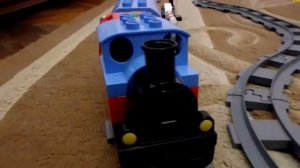 Пассажирский поезд Лего Дупло10507. Грузовой поезд Лего Дупло10508.