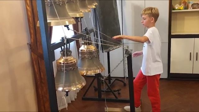 В п. Вешки Московской области открылся Северный филиал Московской школы звонарей "Колокольный Градъ" смотреть онлайн