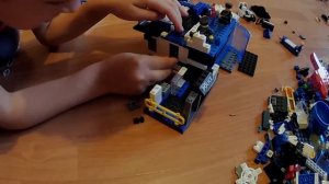 СТРОИМ ЛЕГО ПОЛИЦЕЙСКИЙ УЧАСТОК!!! ДАМИР ИГРАЕТ В ЛЕГО ПОЛИЦИЮ!!!