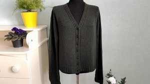 Связала кардиган со спущенным плечом.Заказала пряжу.