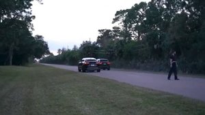 Lamborghini Urus vs Jeep Trackhawk!