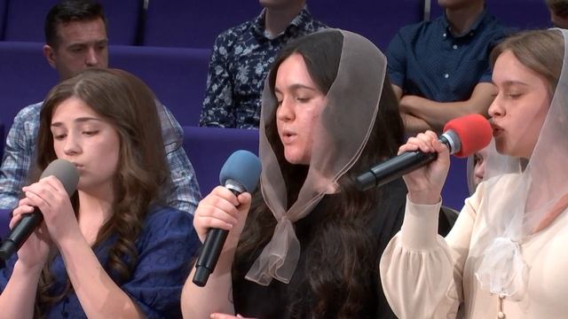 Стоишь на пороге ты в вечность | Группа сестёр смотреть онлайн