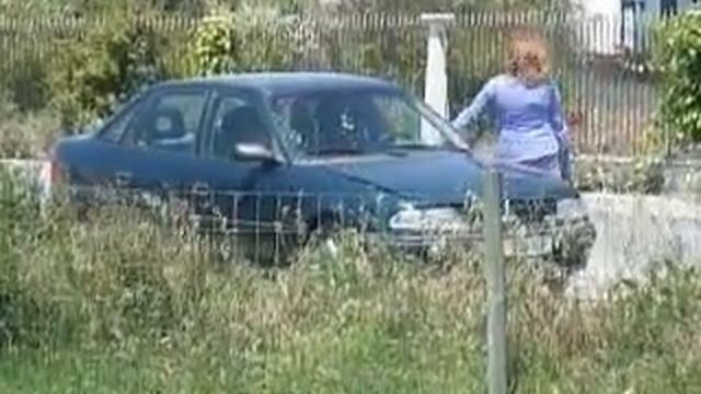 Блондинка и автомобиль смотреть онлайн