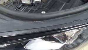 Volkswagen Touareg II замена стекла фары . Всё под оригинал