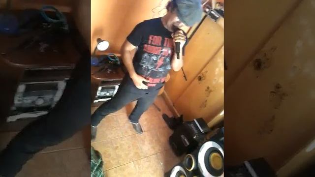 Brian Johnson impersonator  (back in black) AC/DC