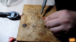 Припаиваем щуп к мультиметру