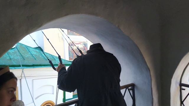 Псково-Печерская традиция. Управление зазвонными колоколами смотреть онлайн
